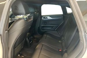 BMW i4 bild 21