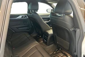 BMW i4 bild 17