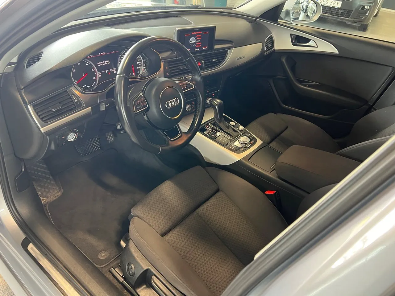 Vehicle image 16