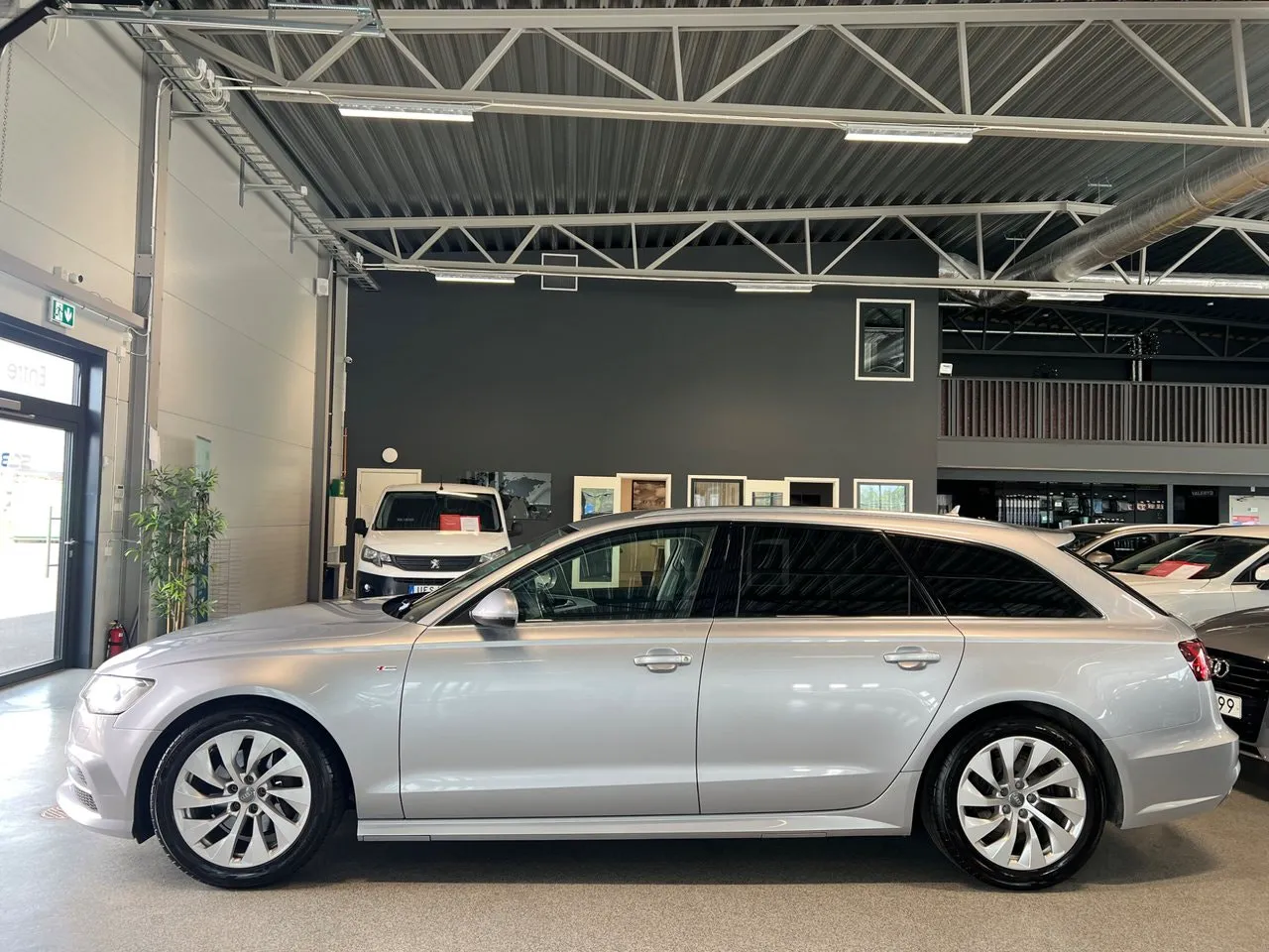Vehicle image 6