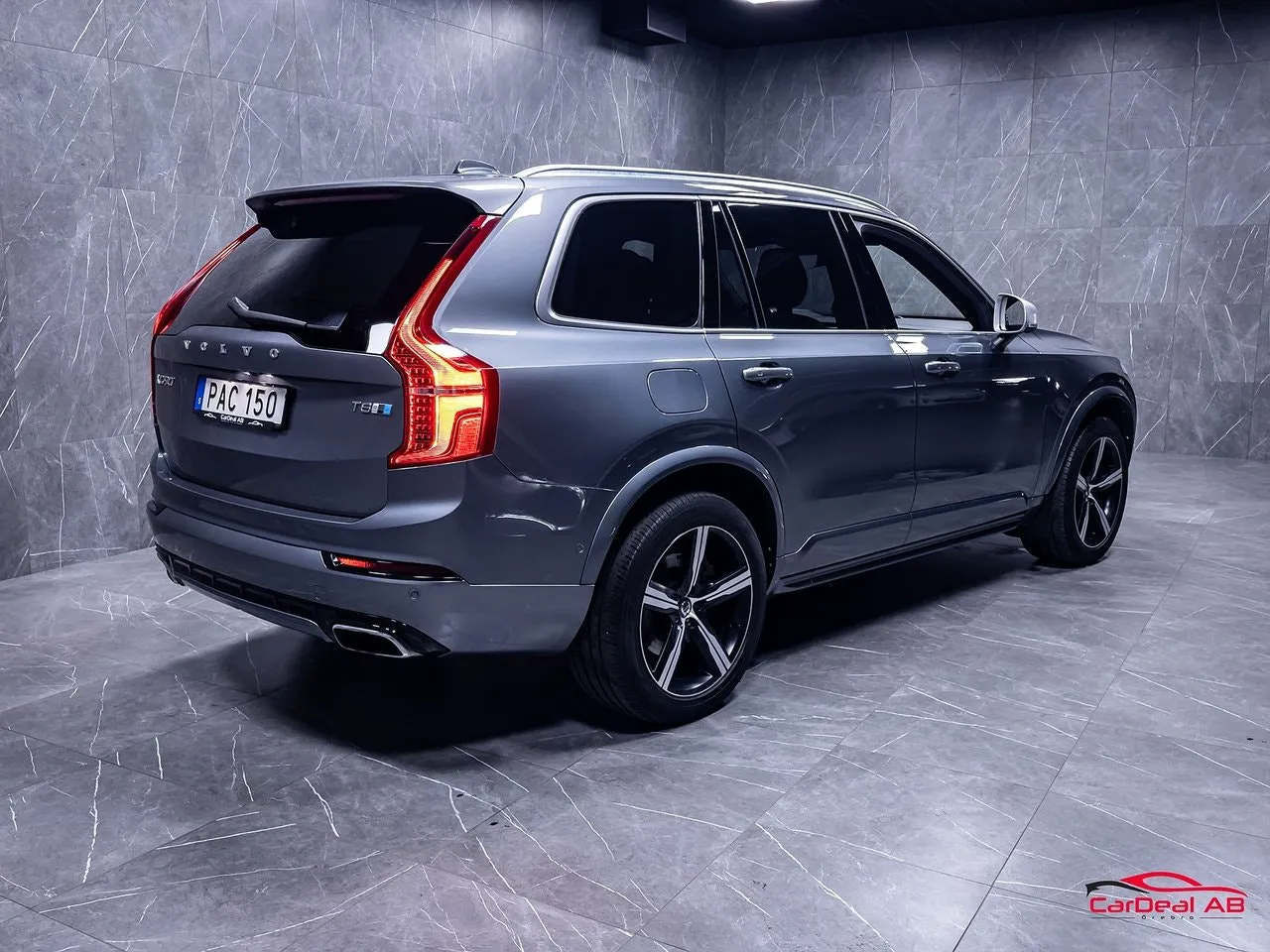 Vehicle image 6