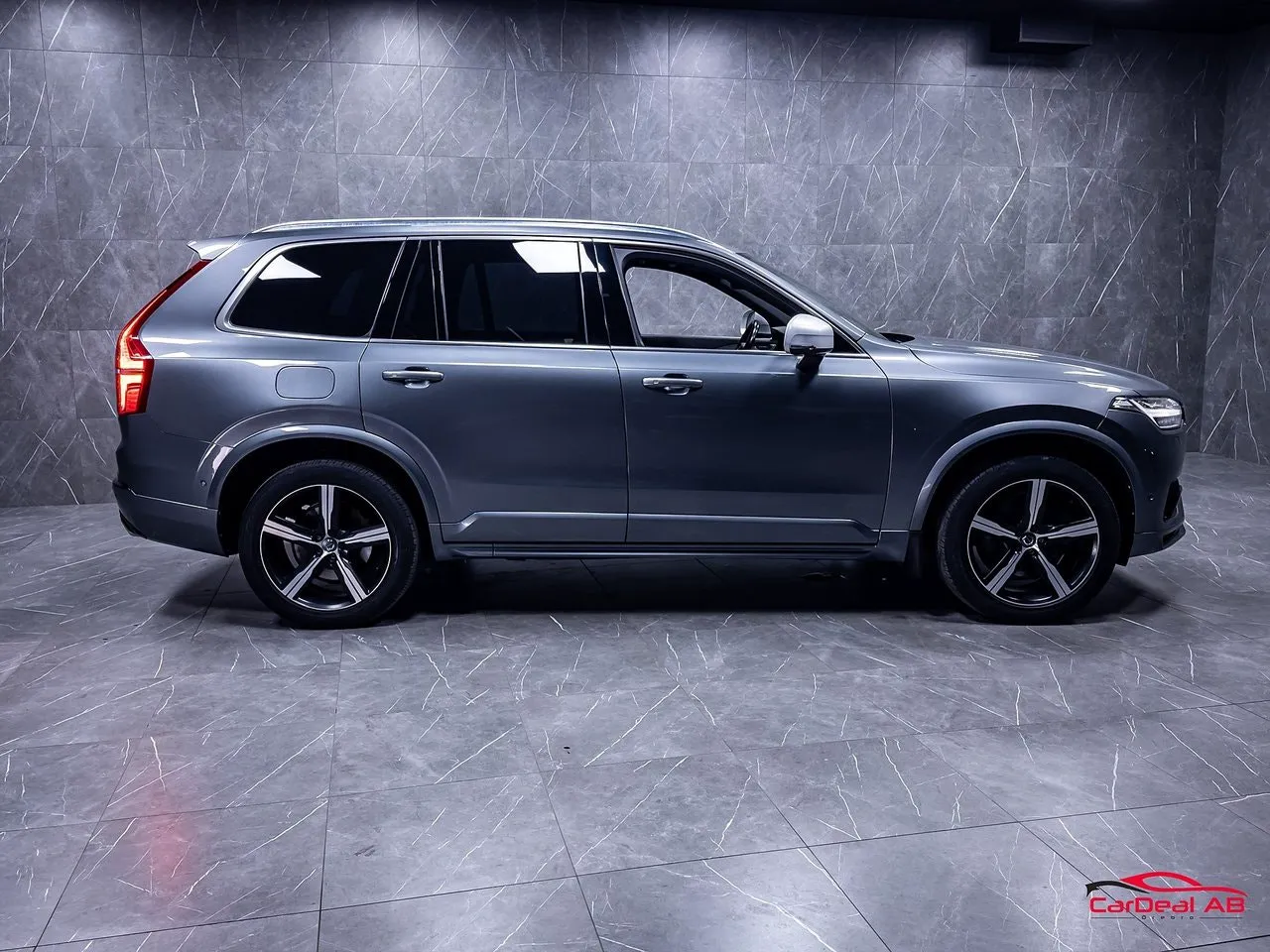 Vehicle image 7