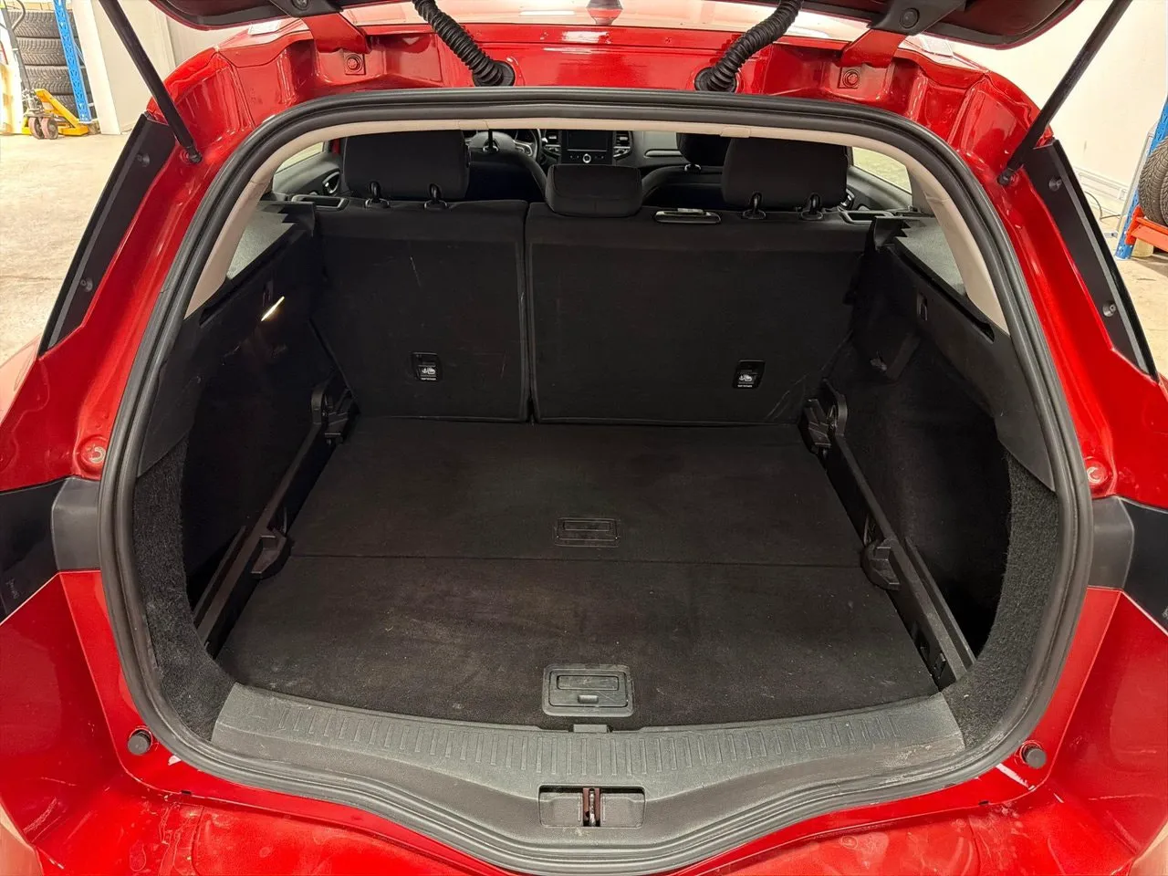 Vehicle image 25