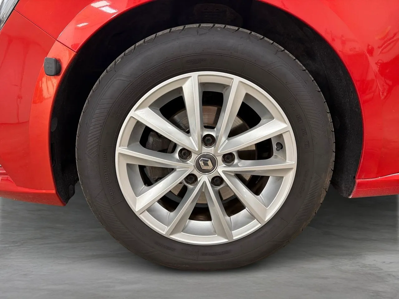 Vehicle image 26