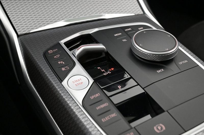BMW 330 bild 16