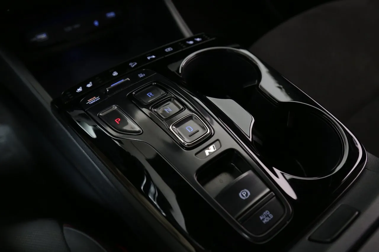 Vehicle image 25