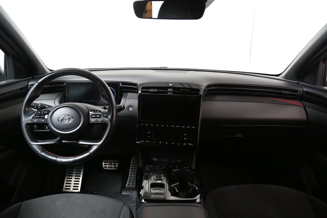 Vehicle image 18