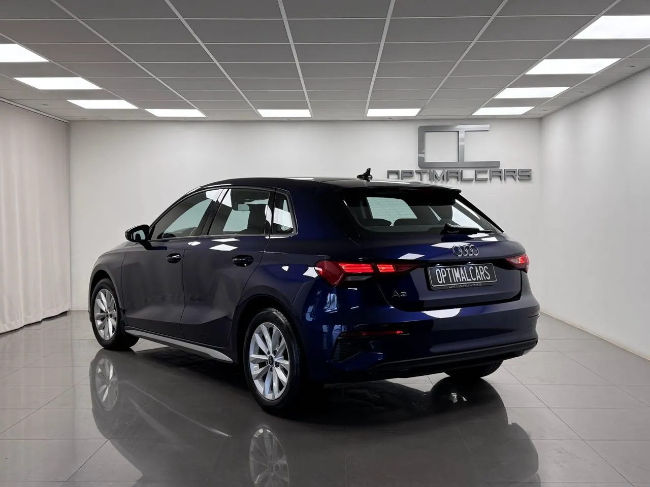 Vehicle image 13