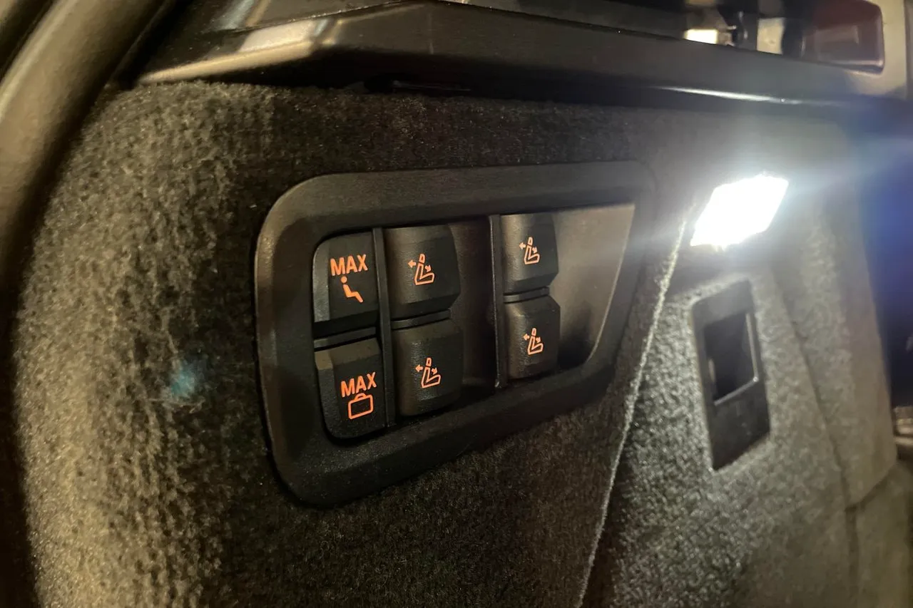 Vehicle image 36