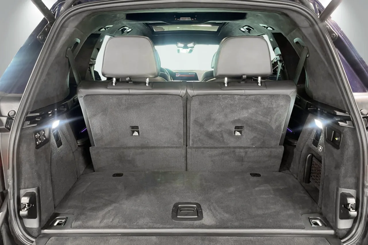Vehicle image 31