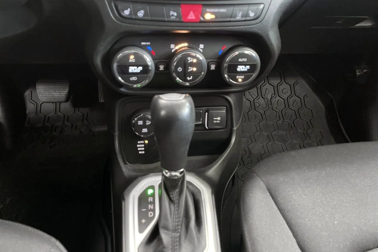 Vehicle image 24