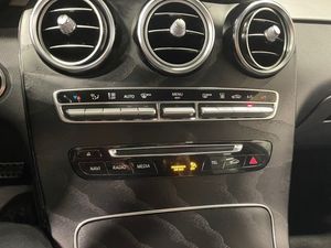 Mercedes GLC220 bild 24
