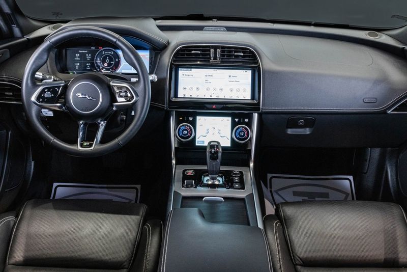 Jaguar XE bild 16