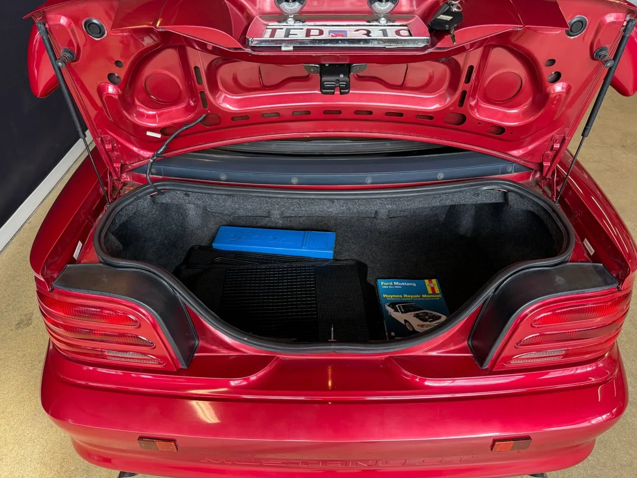 Vehicle image 15
