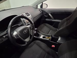 Toyota Avensis bild 10