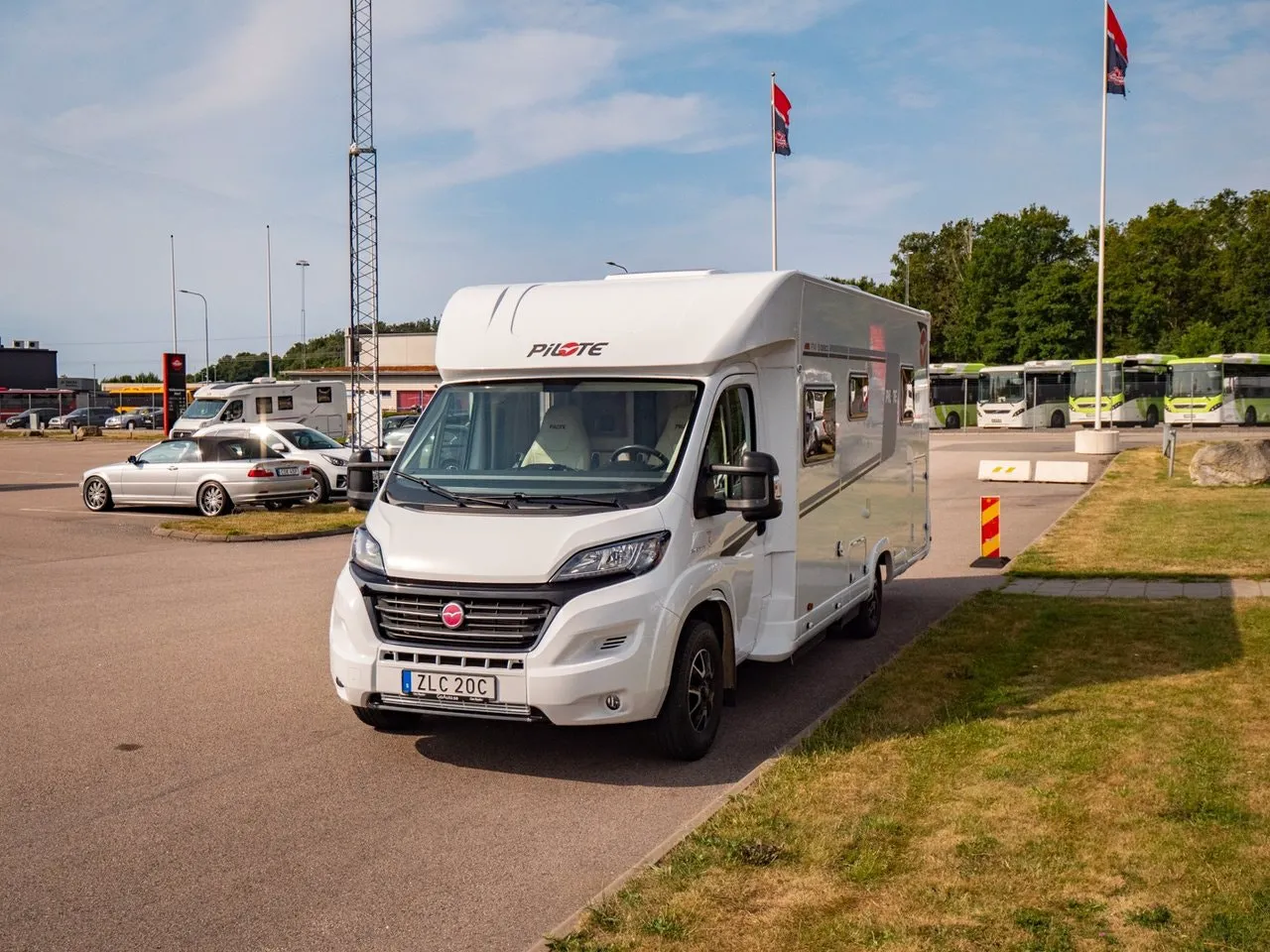 Vehicle image 22