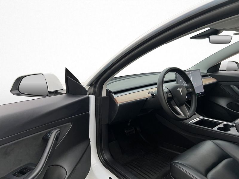 Tesla Model 3 bild 11