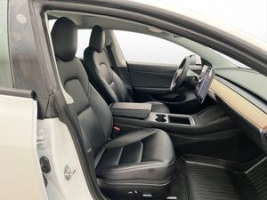 Tesla Model 3 bild 27