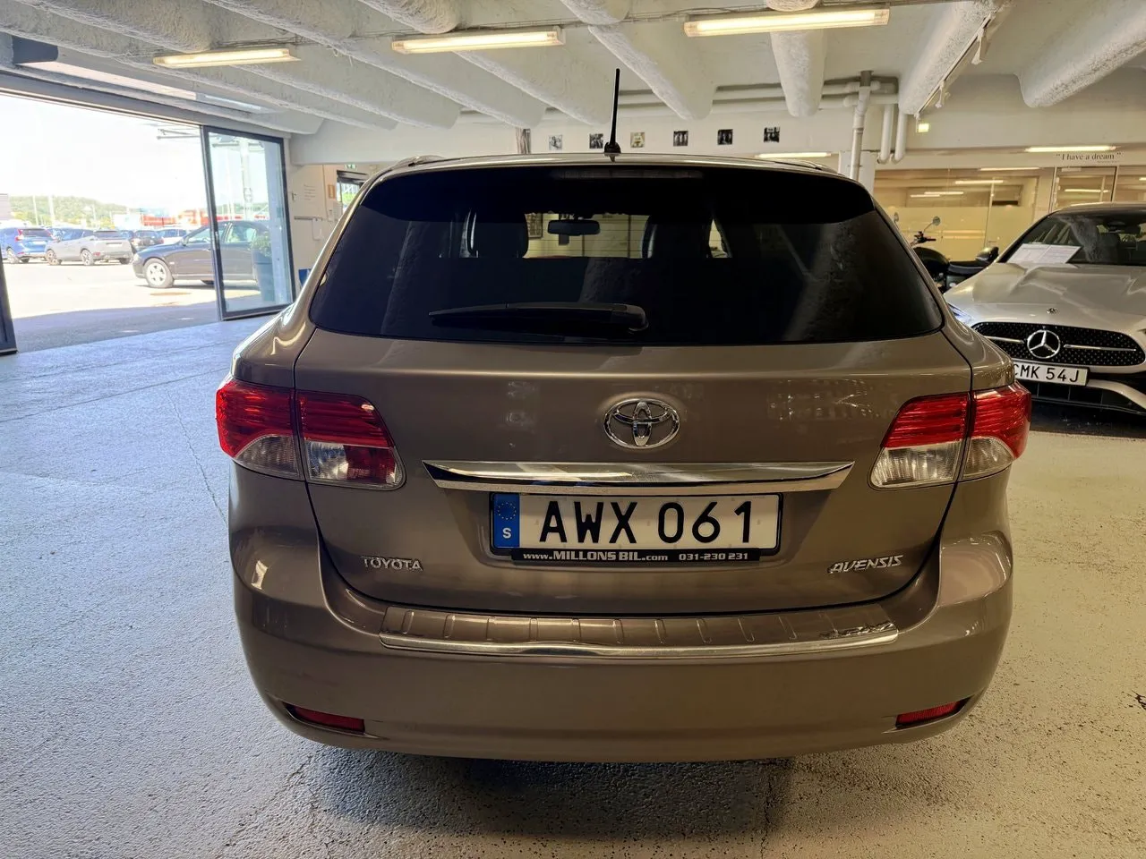 Vehicle image 7