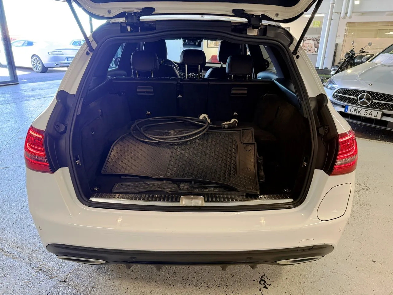 Vehicle image 20