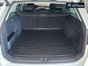 Volkswagen Passat bild 14