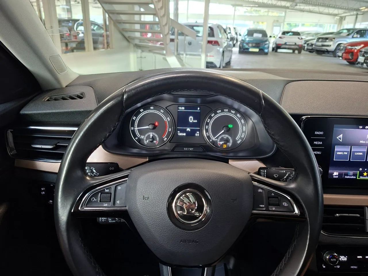 Vehicle image 16