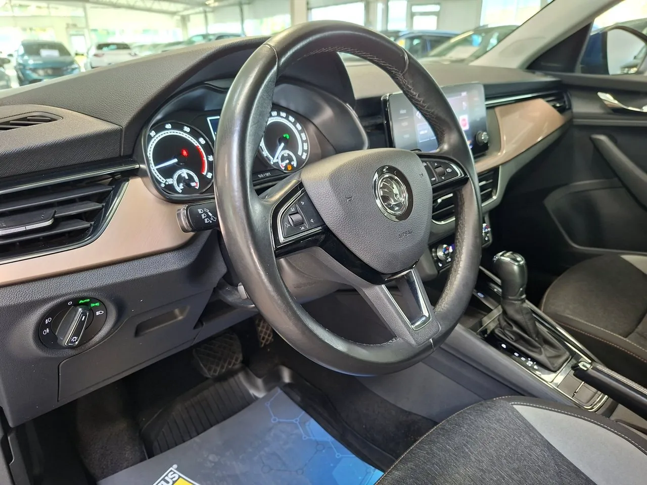 Vehicle image 15