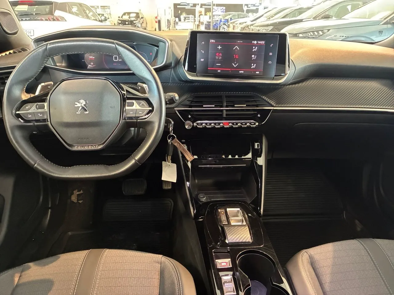 Vehicle image 10