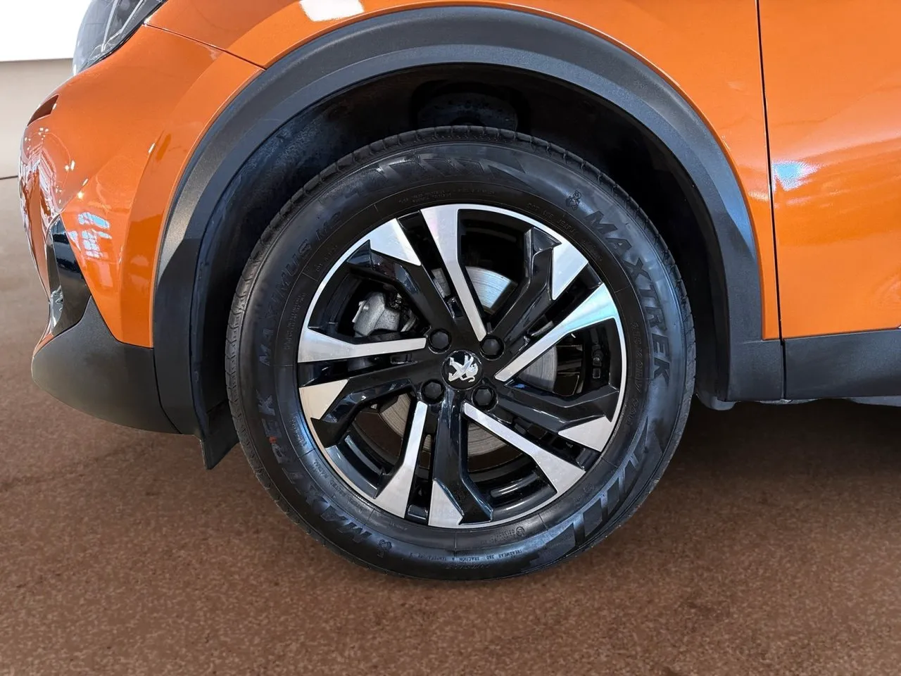 Vehicle image 8