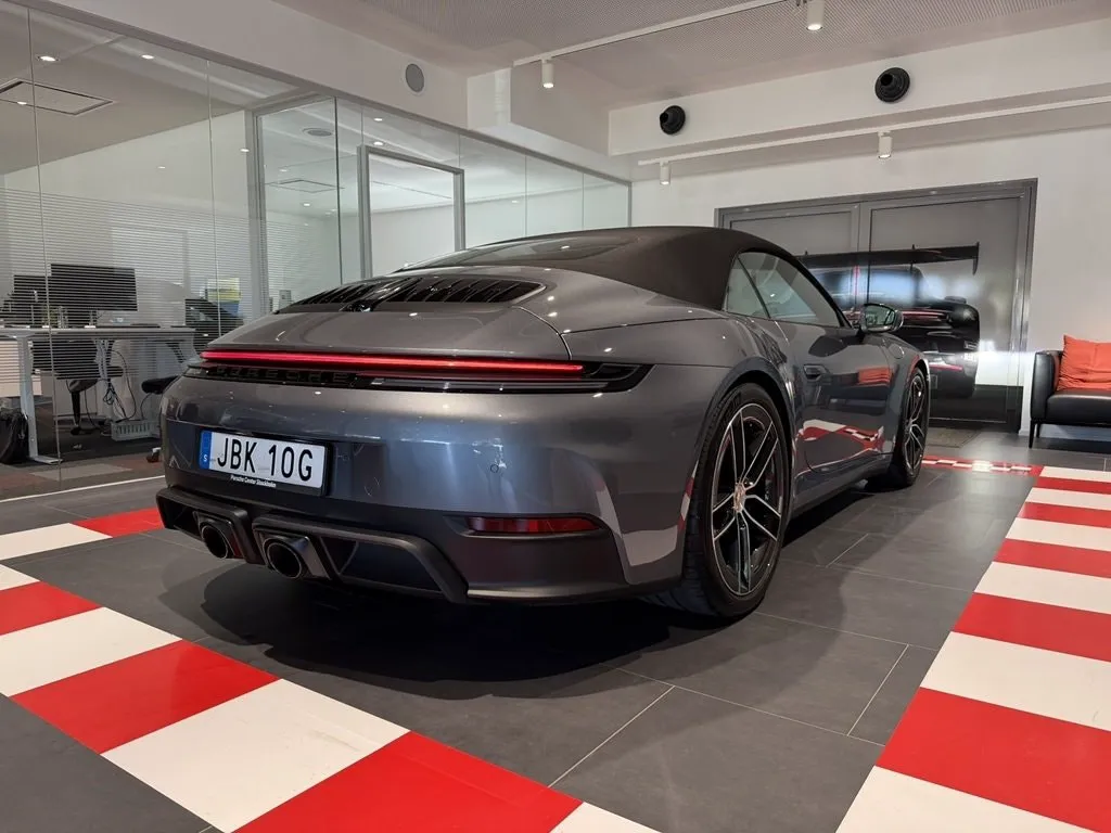 Vehicle image 23