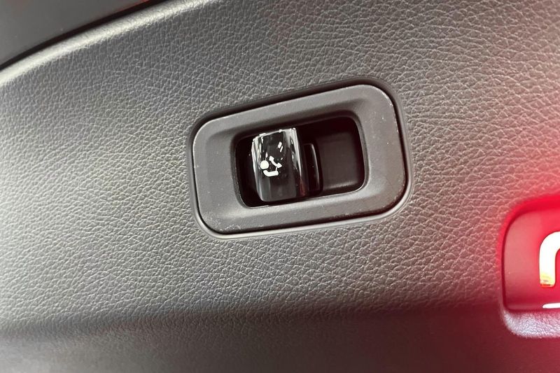 Mercedes GLC300 bild 15