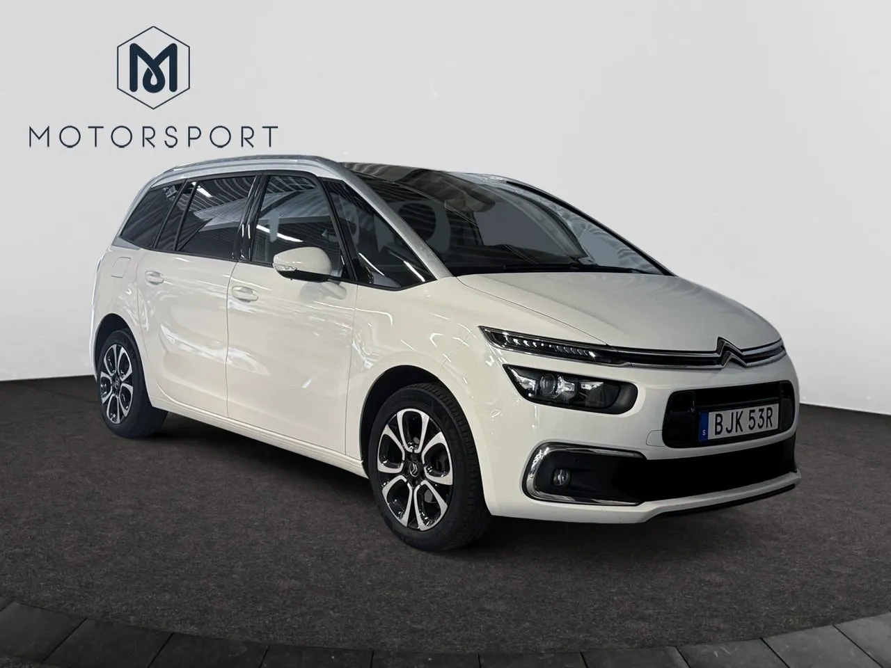 Vehicle image 7