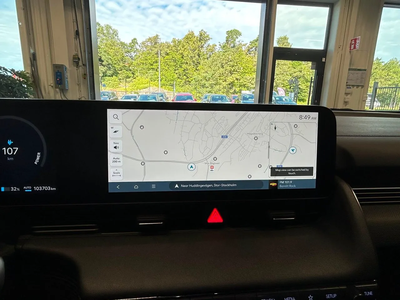 Vehicle image 18