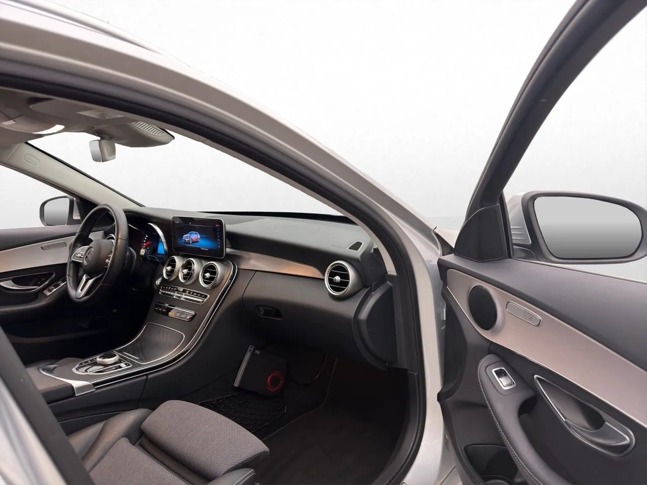 Vehicle image 25