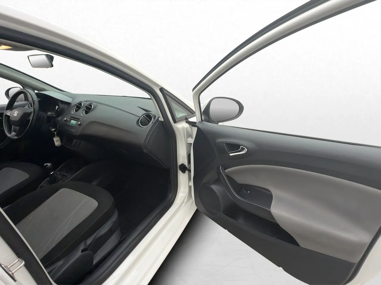 Vehicle image 18