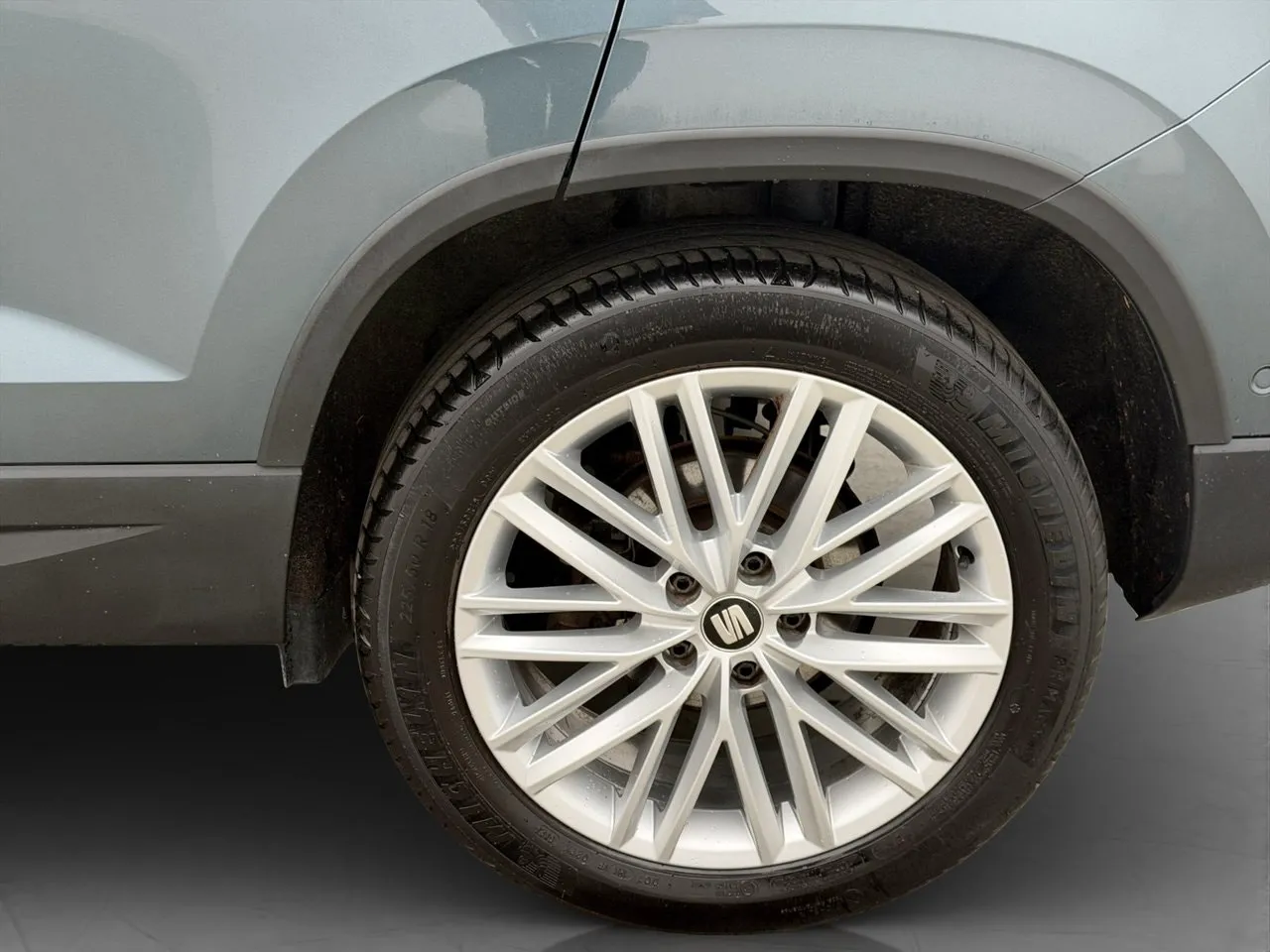 Vehicle image 30