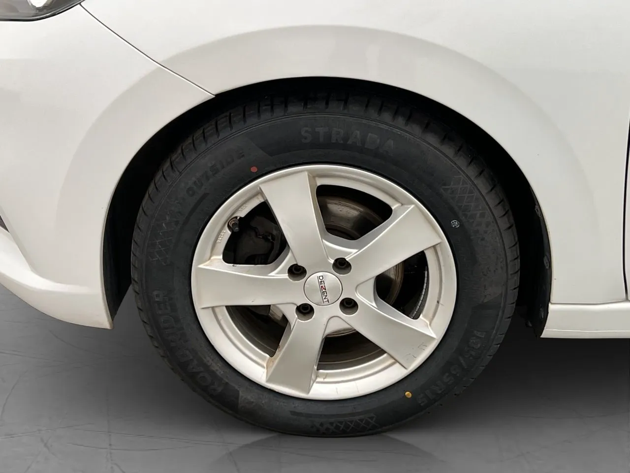 Vehicle image 18