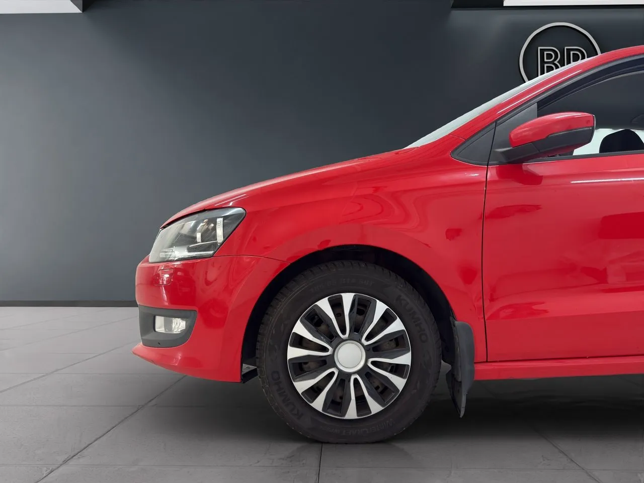 Vehicle image 13
