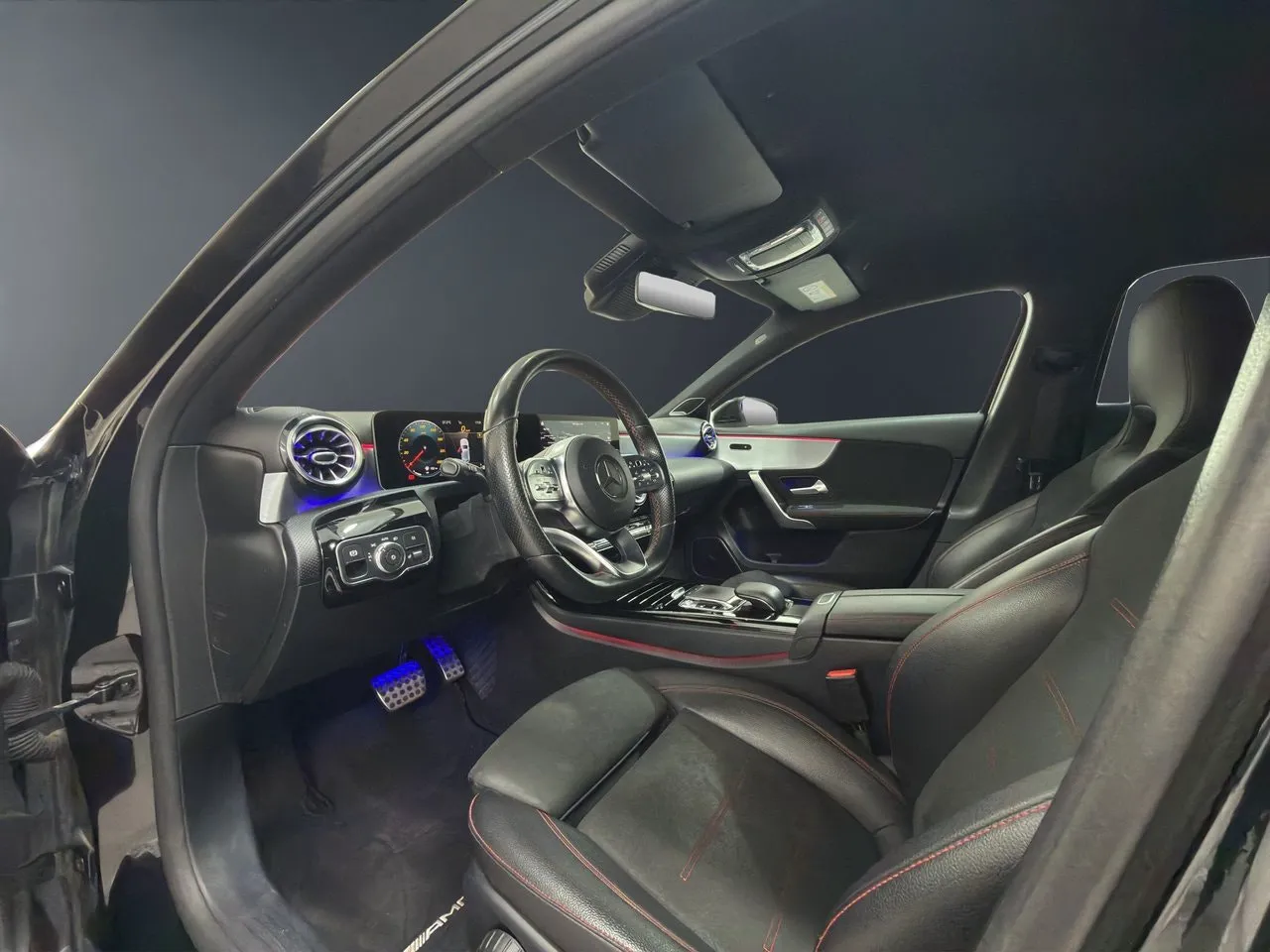 Vehicle image 6