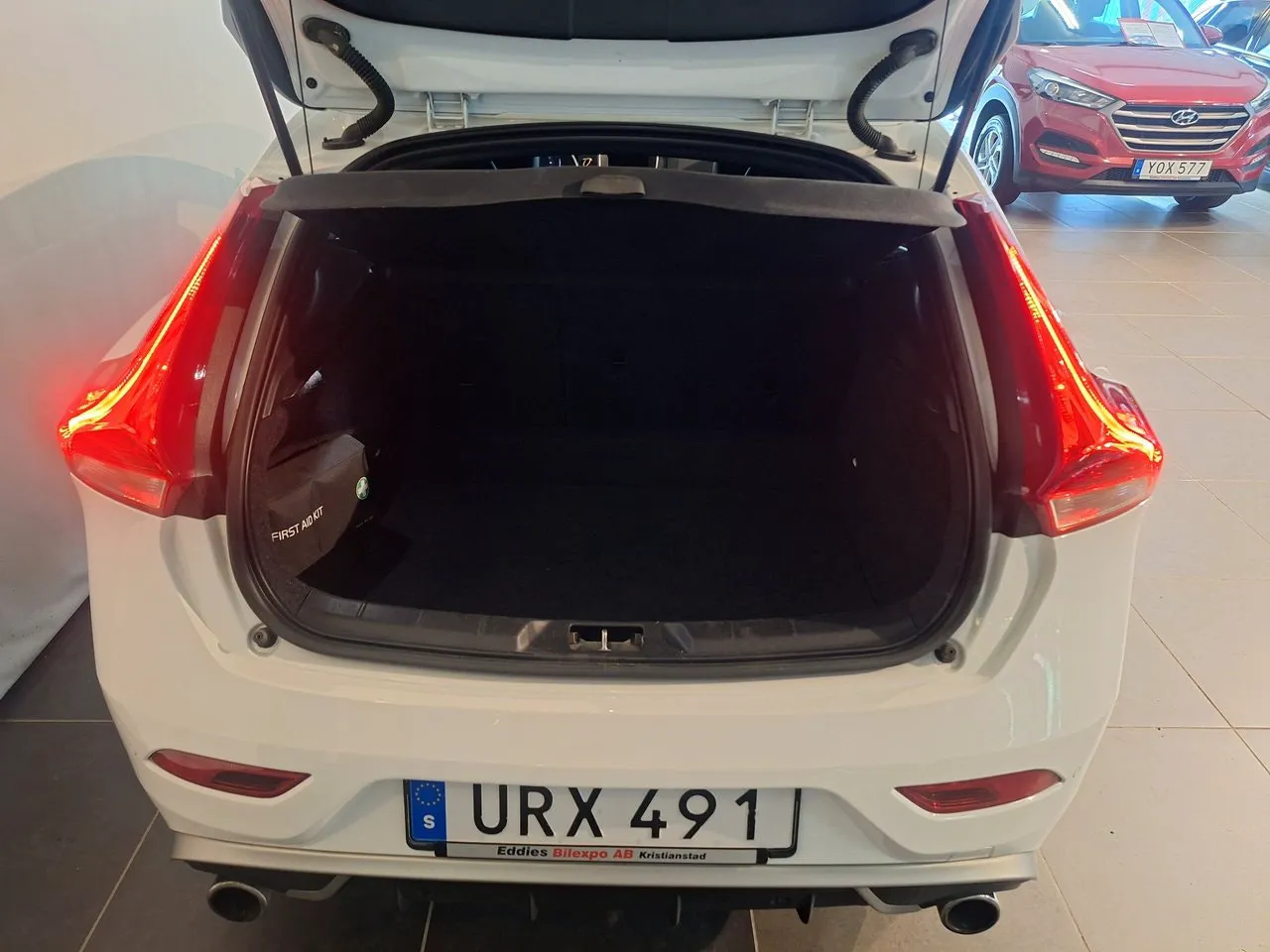 Vehicle image 7