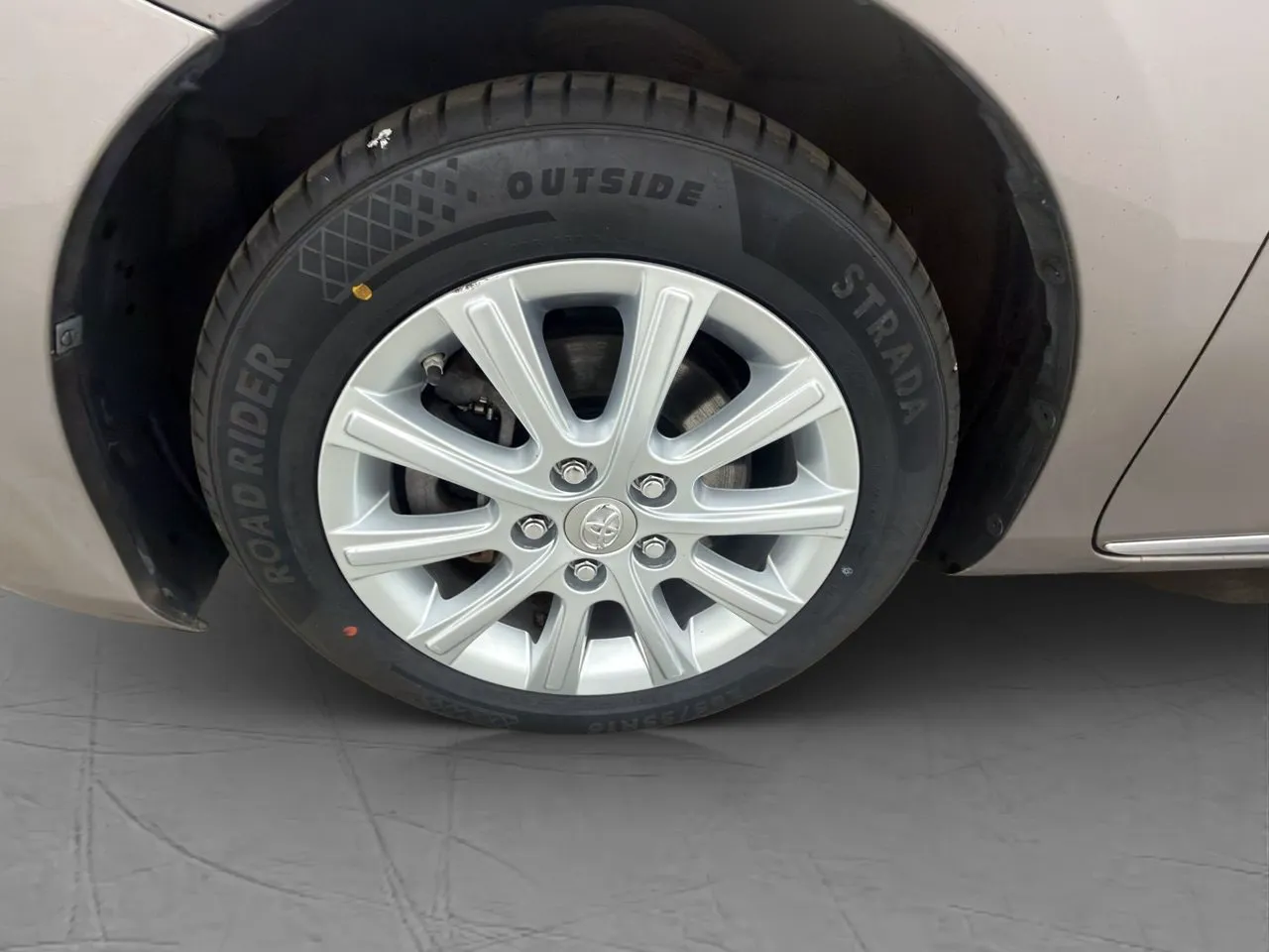 Vehicle image 26