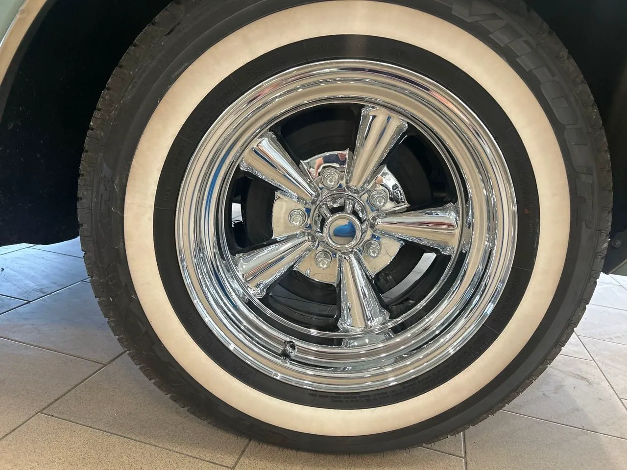 Vehicle image 21