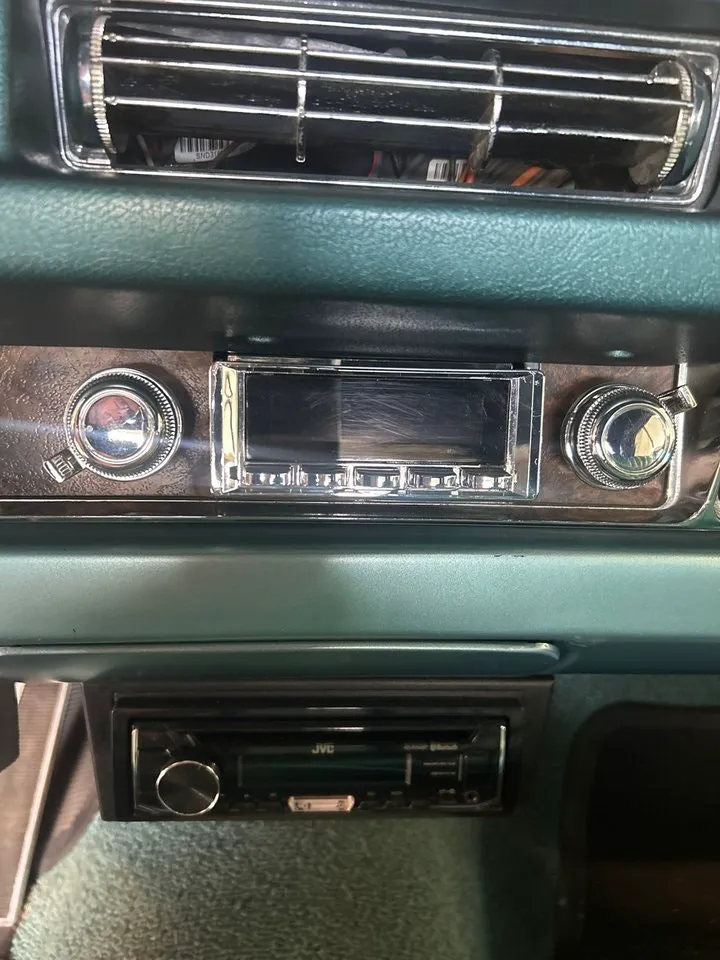 Vehicle image 22