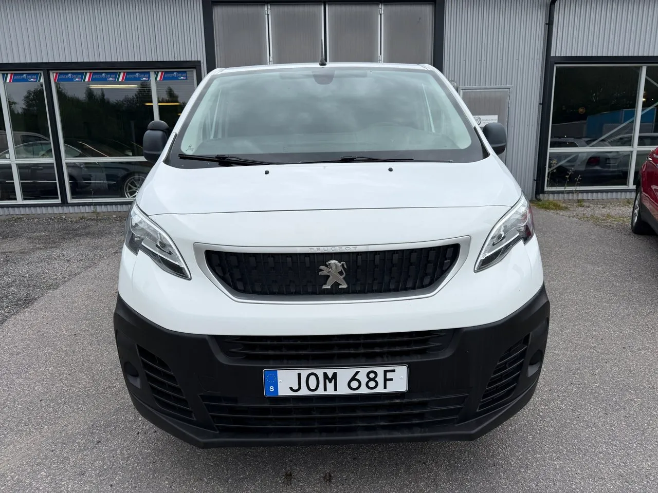 Vehicle image 8
