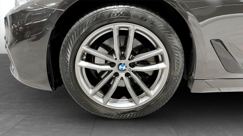 BMW 520 bild 9