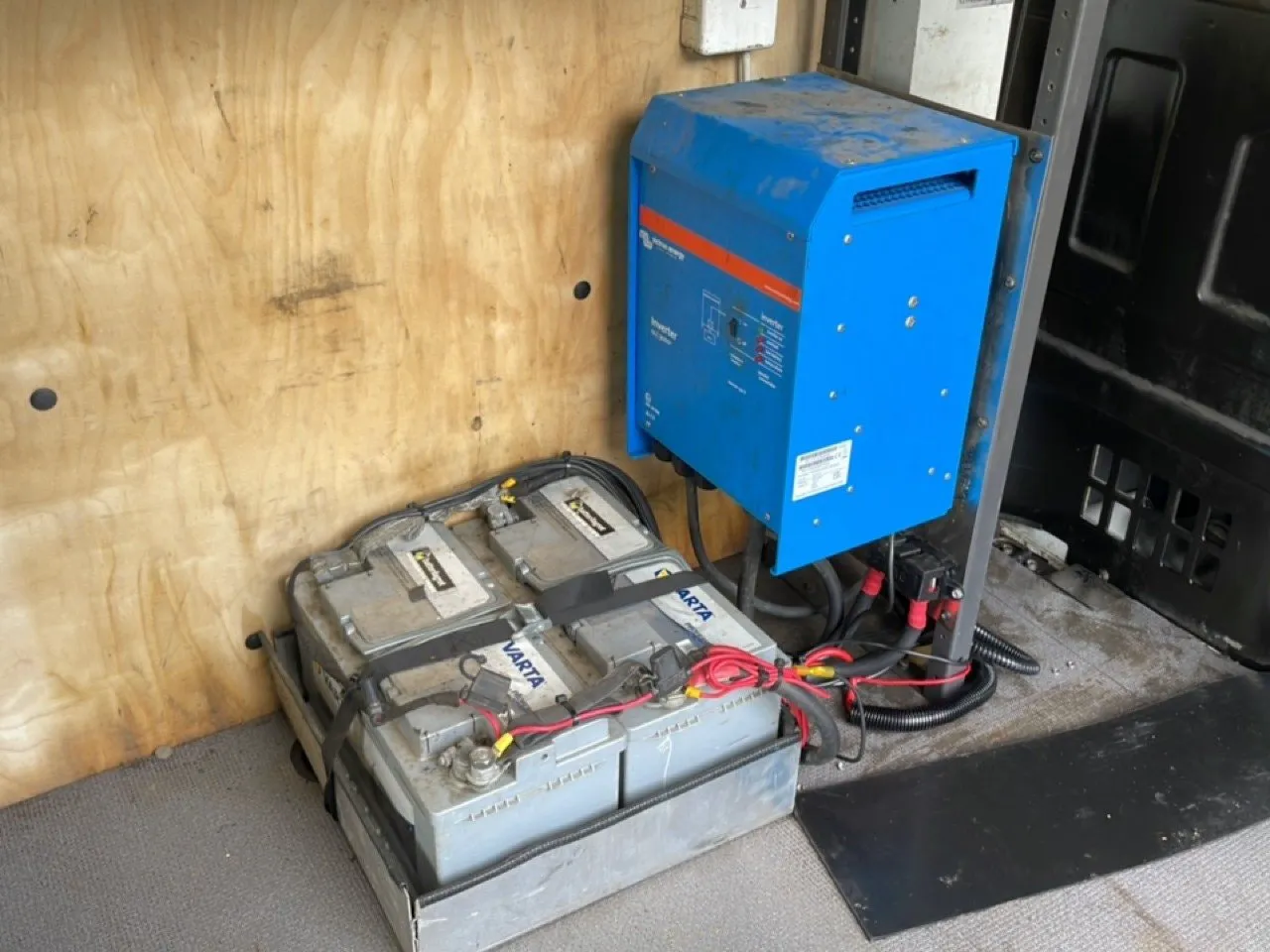 Vehicle image 19