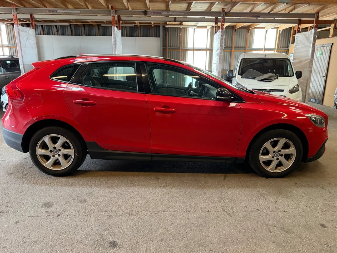 Vehicle image 5