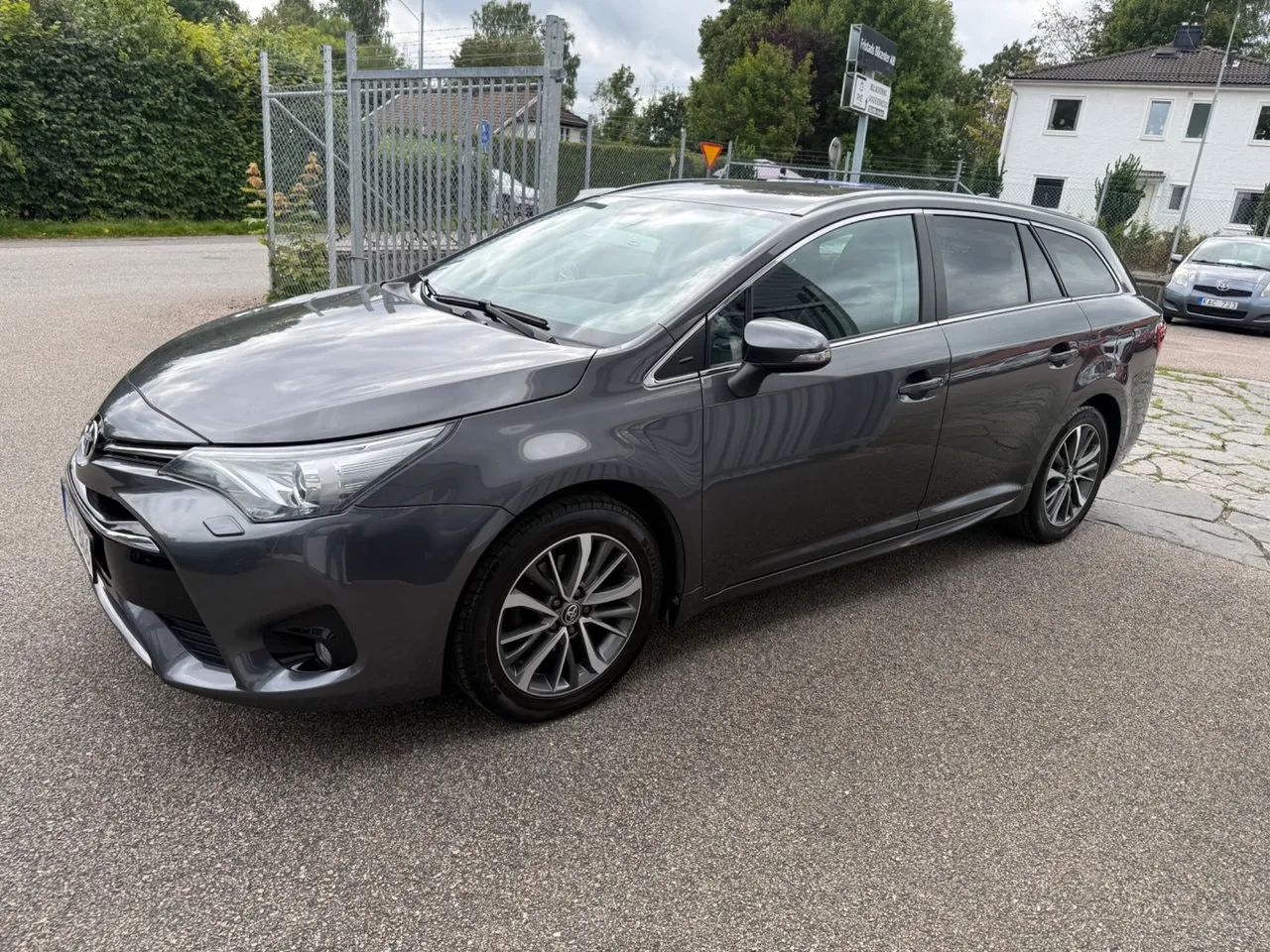 Vehicle image 8