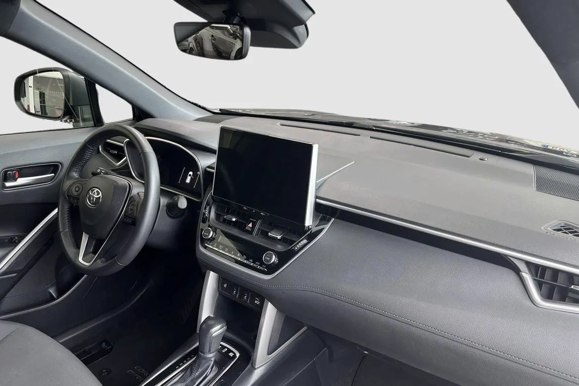 Vehicle image 7