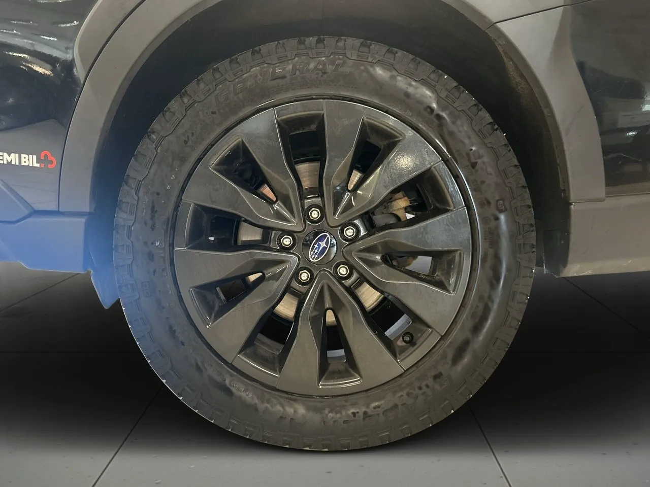 Vehicle image 13